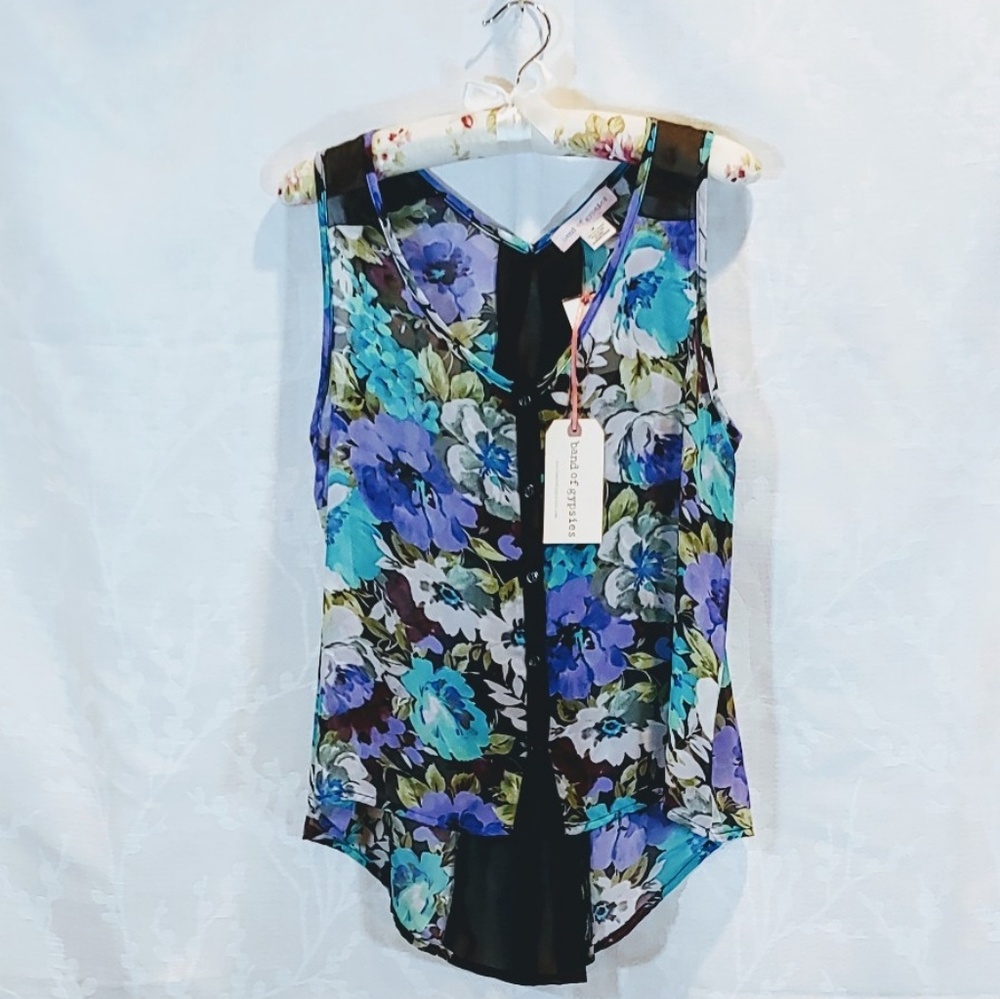 Band of Gypsies | Floral Button-Down Tank | M